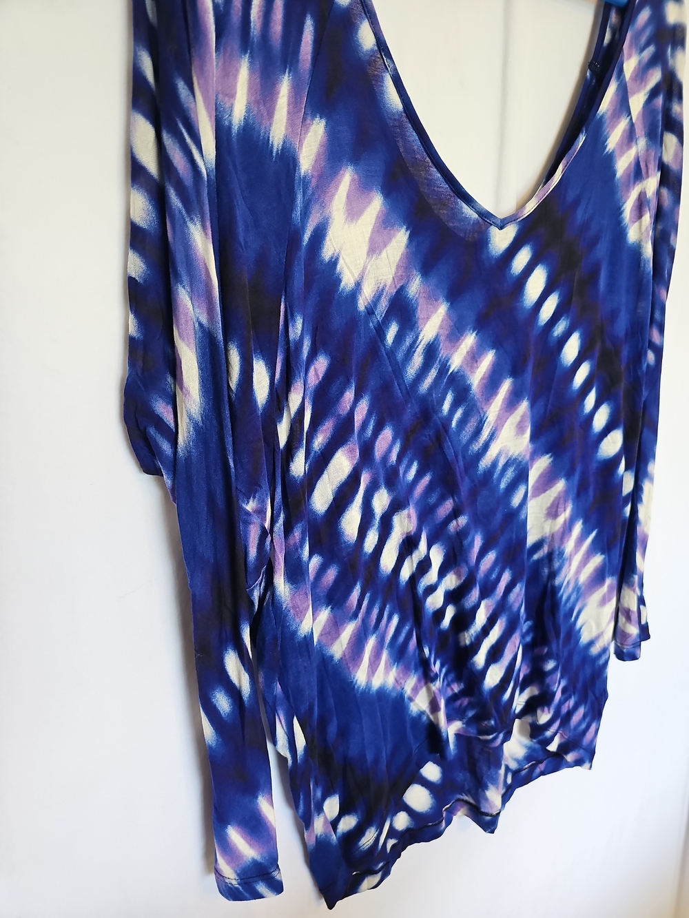 Express-Blue & Purple Tie-Dye V-Neck Long Sleeve Top | Size Small - Picture 4 of 7